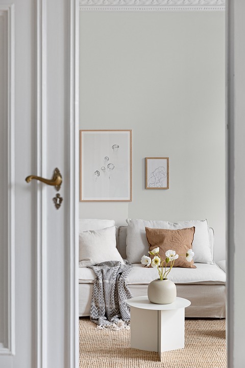 Real Estate vs. Stocks: Which Investment Is Right for You? Real Estate vs. Stocks: Which Investment Is Right for You?